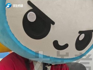 男子买彩票中8662万捐5300万