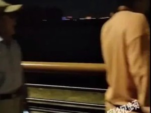 老年人公寓楼下唱歌被住户放哀乐